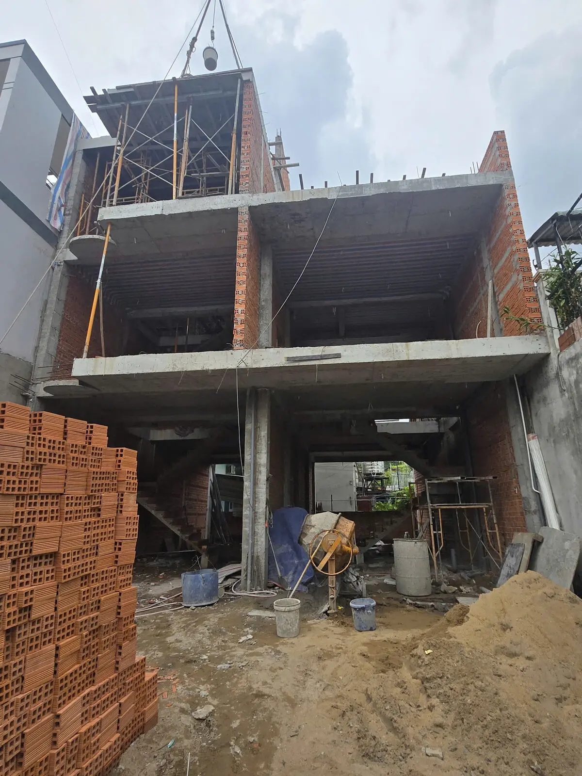 Thi công phần thô kết cấu